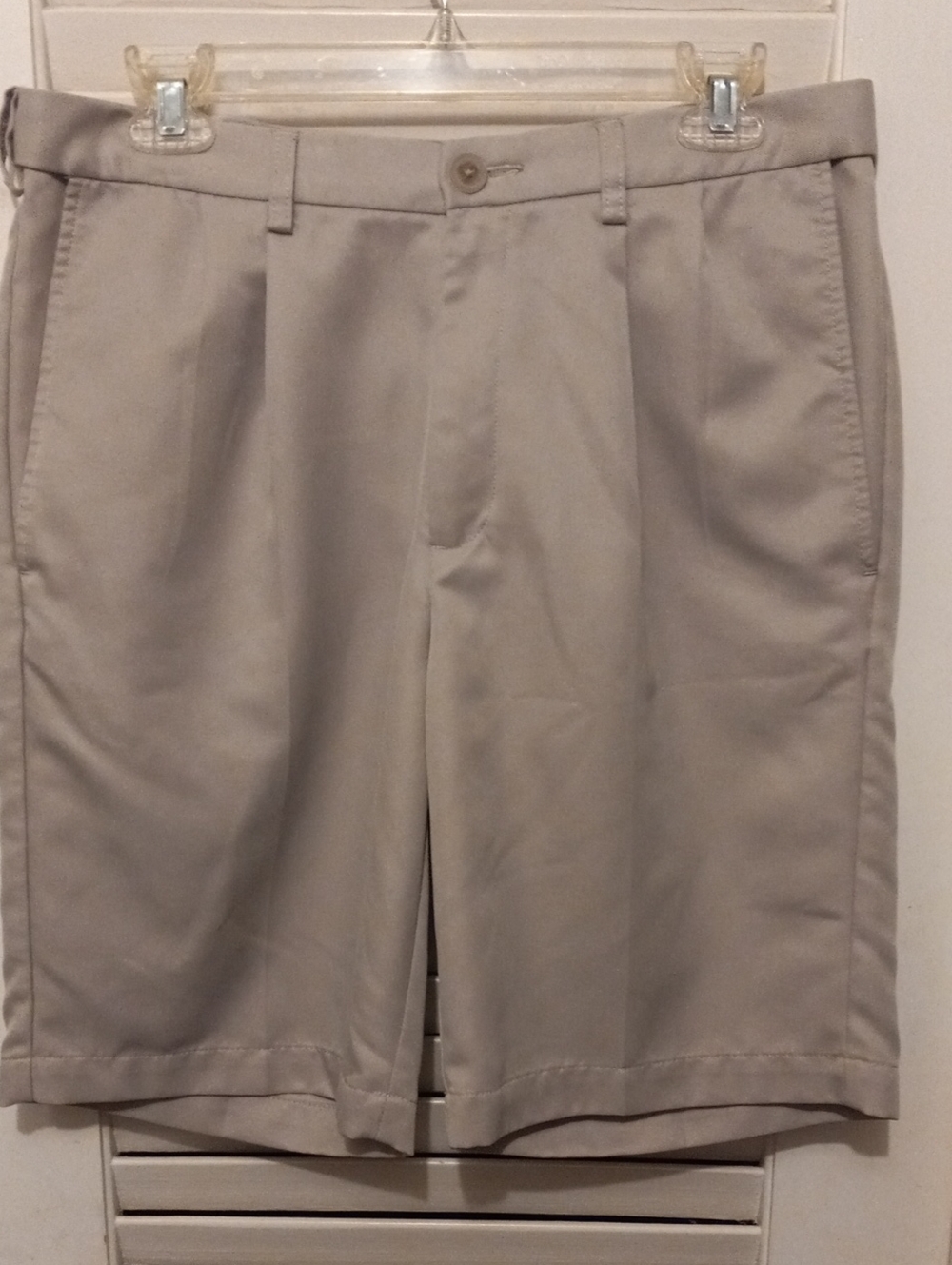 Haggar Flat-Front Men's Shorts in Light Khaki